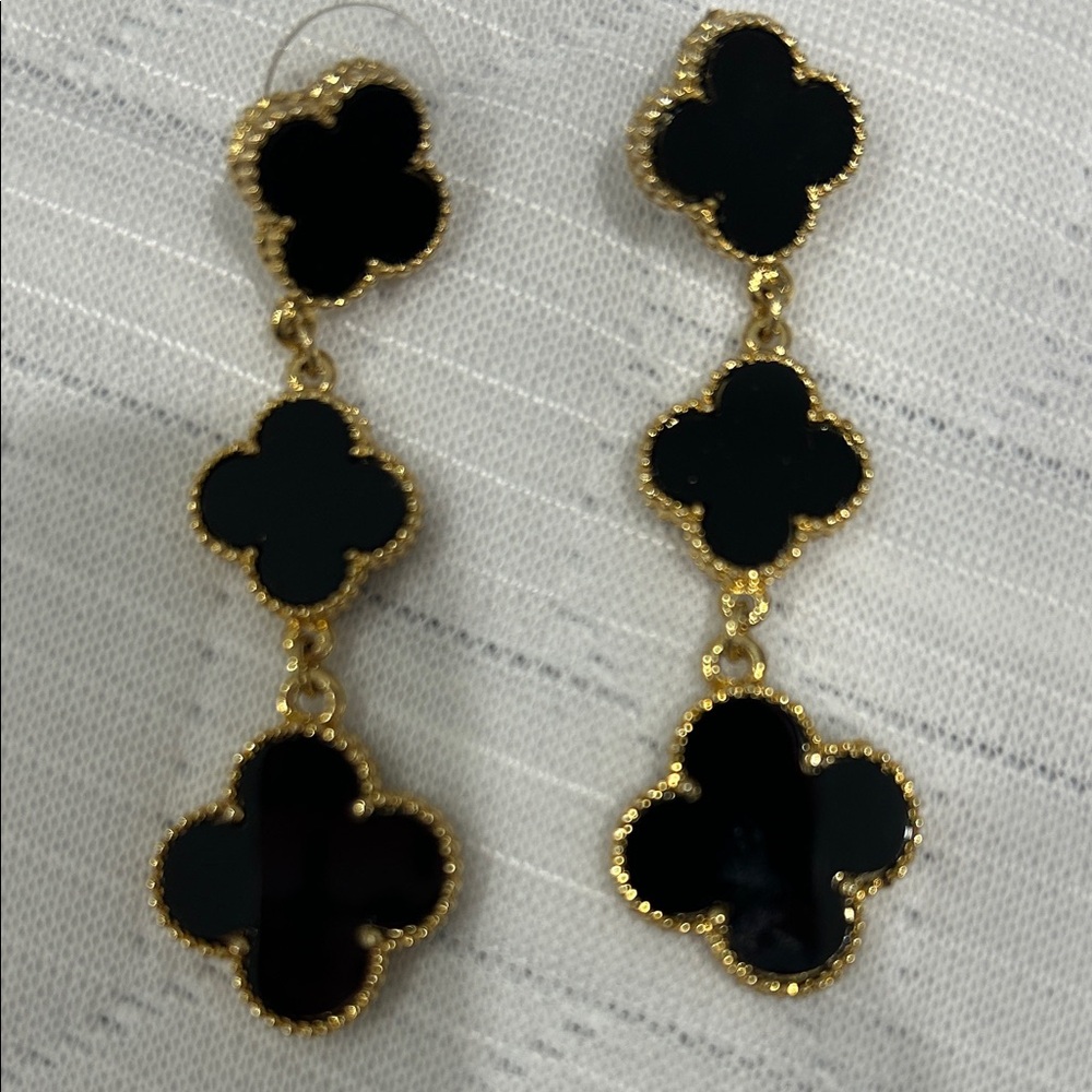 Elegant Black and Gold Clover Drop Earrings